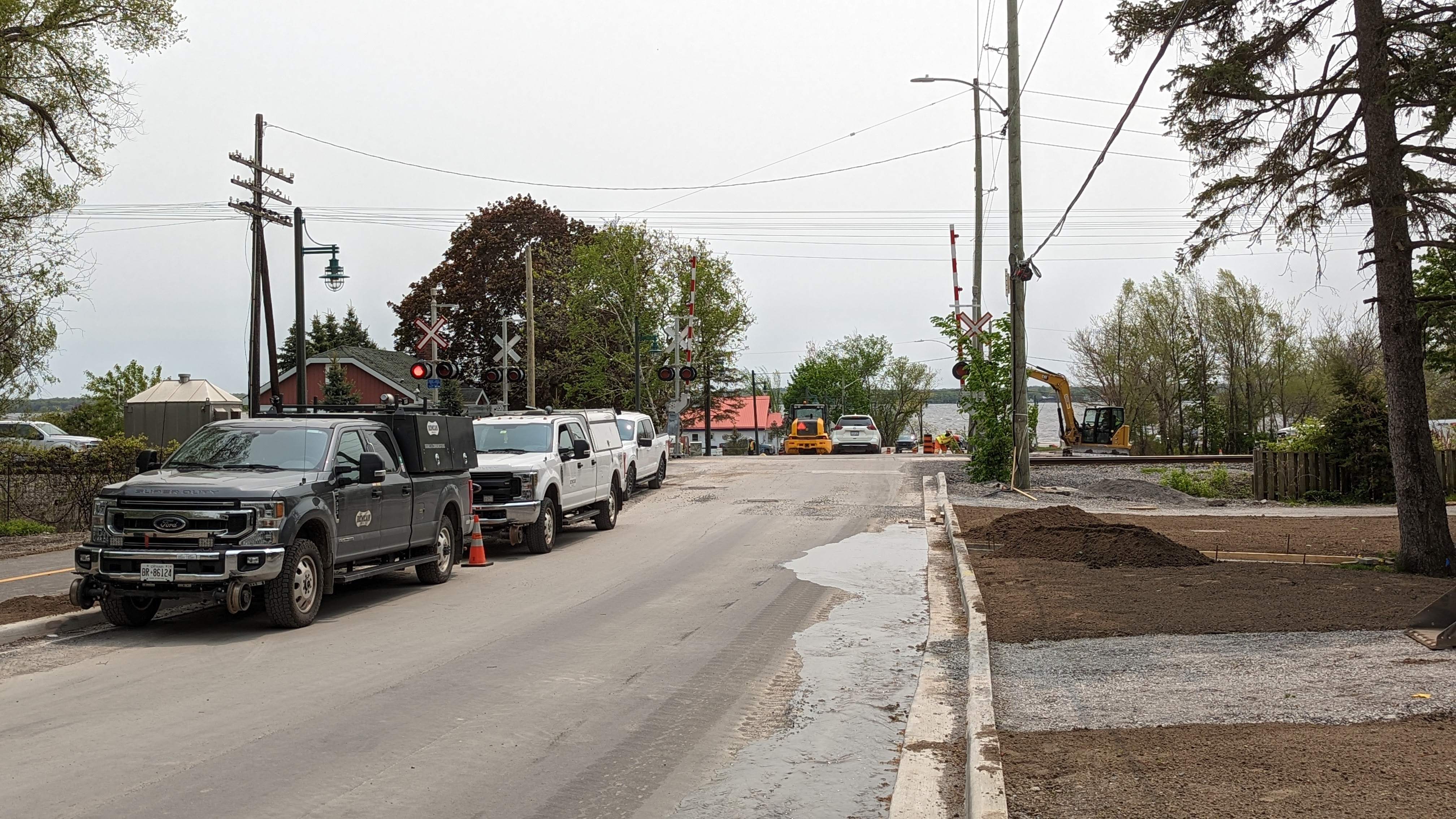 Photo of construction at Herchimer Avenue and the rail line.