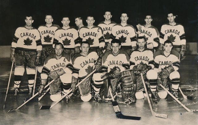 1959 Belleville McFarlands Hockey team photo