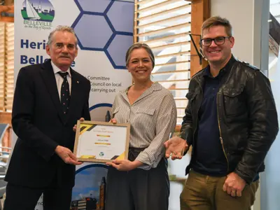 Venue 1906 accepts heritage award